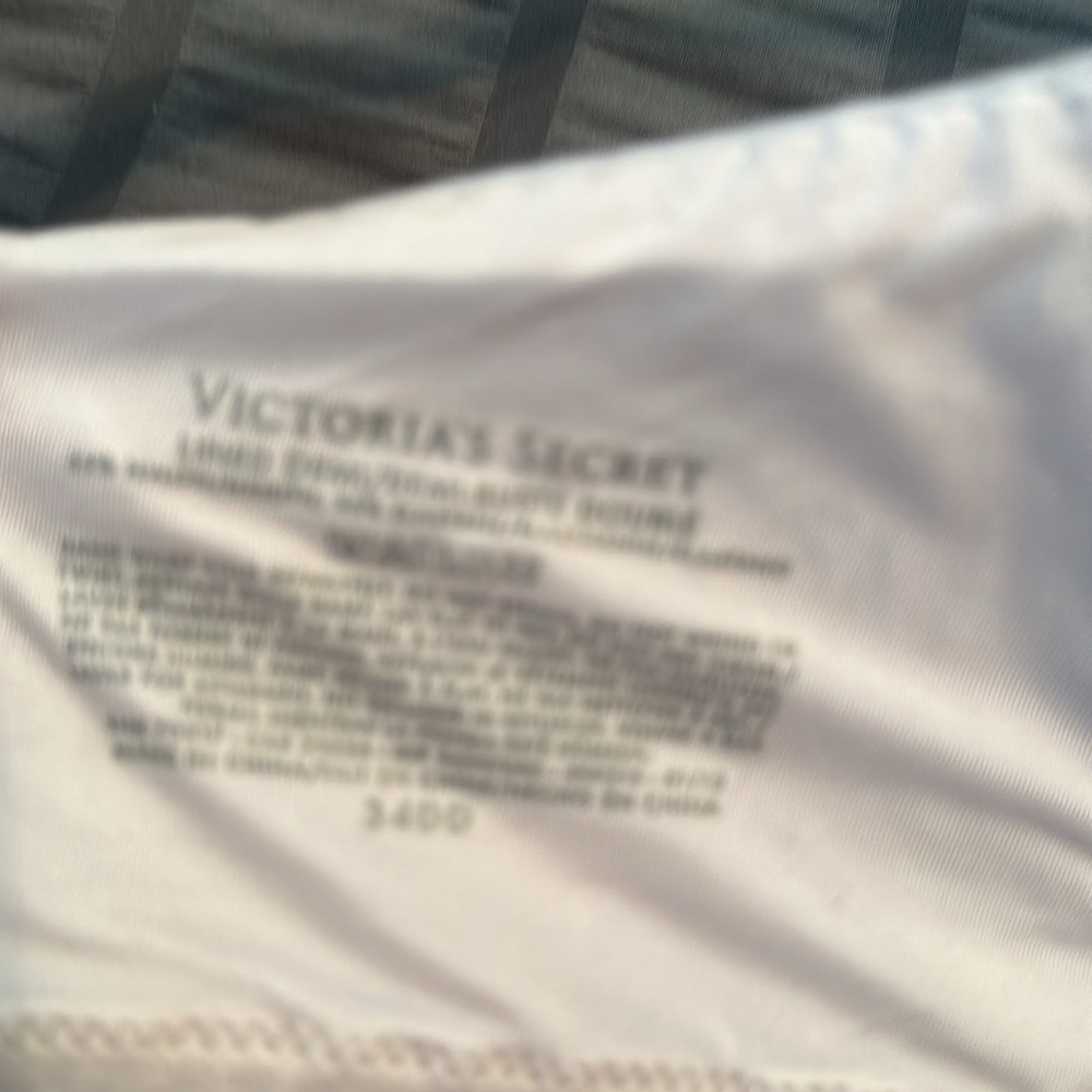 Victoria secret gray bra. - Picture 3 of 6